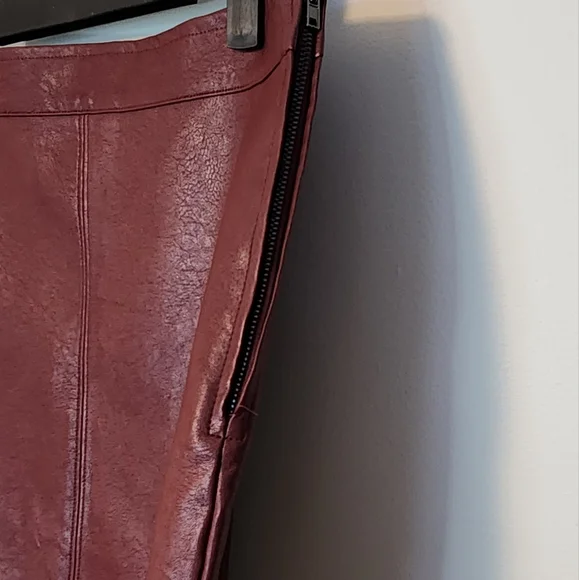 Red Burgundy Vegan Leather Midi Skirt Sleek Slit Sz Small Highwaist - Picture 3 of 7